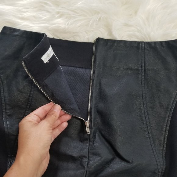 Dynamite | Black Faux Leather Mini Skirt Stretch S - Picture 6 of 6